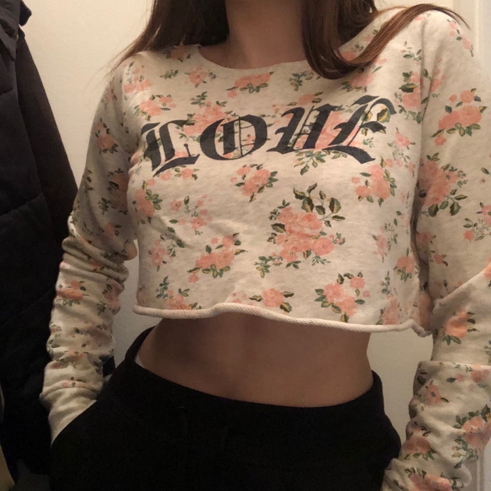 Forever 21 long sleeve crop top for sale💕💕